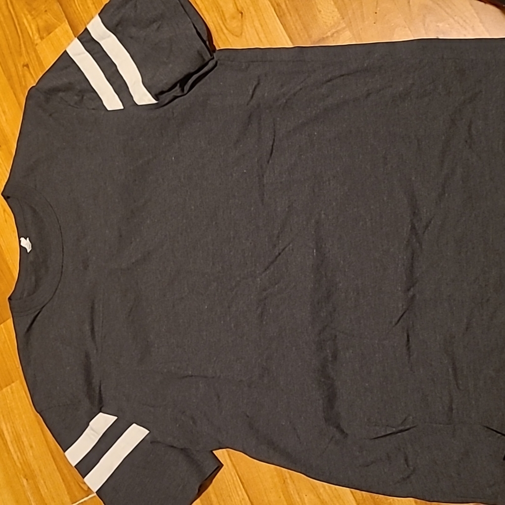 Shirt sleeve tee